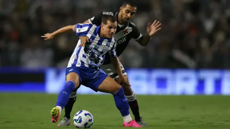 CSA x Vasco pela Copa do Brasil (Foto: Reprodução/X @CopadoBrasil/Renato Alexandre/Agência F8/Gazeta Press)