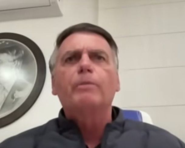 “Vou ser preso por quê?”, indaga Bolsonaro em entrevista