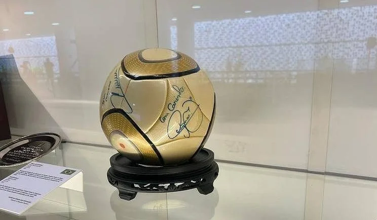STF condena homem que furtou bola autografada por Neymar no 8 de janeiro a 17 anos de prisão