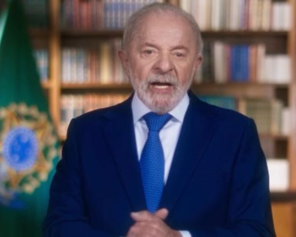 Lula faz pronunciamento e manda recado a Trump: “Interferir na justiça brasileira é um grave atentado à soberania nacional” Lula faz pronunciamento e manda recado a Trump: “Interferir na justiça brasileira é um grave atentado à soberania nacional”