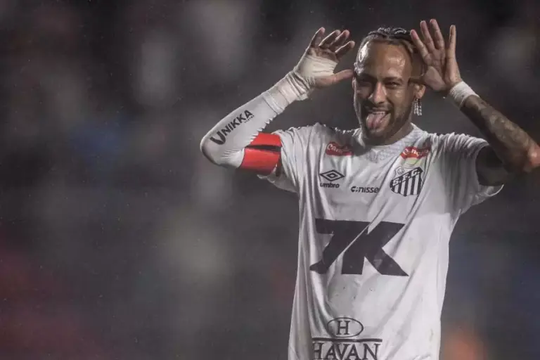 Neymar Jr. marcou o primeiro gol em amistoso, de pênalti (Foto: Divulgação)