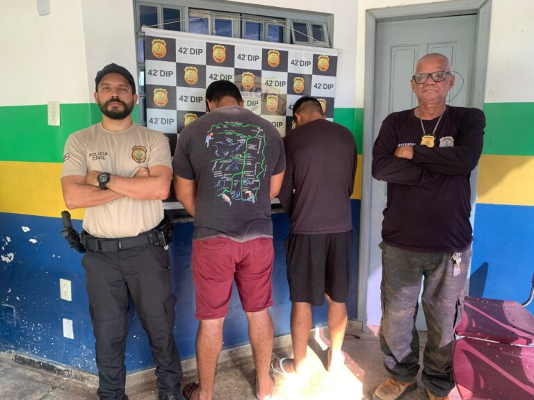 Prisões de dois homens por violência doméstica em Barreirinha (Foto: Divulgação/PC-AM)