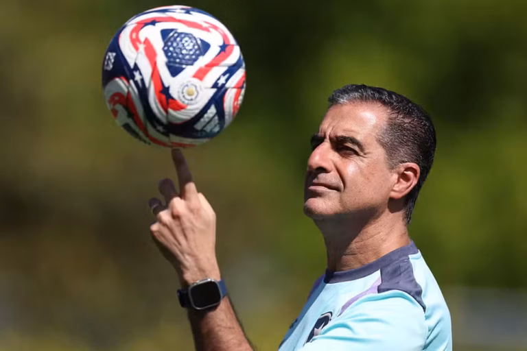 Renato Paiva foi demitido do Botafogo após derrota na Copa do Mundo de Clubes (Foto: Vitor Silva /Botafogo)