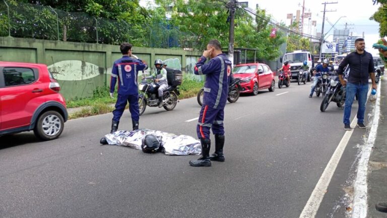 Tenente da FAB morre após ao ser atingido por carreta em Manaus