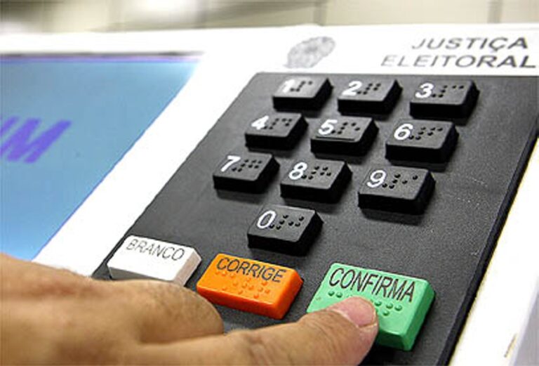 TRE-AM cassa vereador por fraude na cota de gênero, mas ele segue no cargo em Presidente Figueiredo