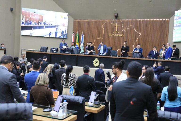CPI do ‘Asfalta Manaus’: Alessandra Campêlo assina e pedido alcança número para ser viabilizado na Aleam