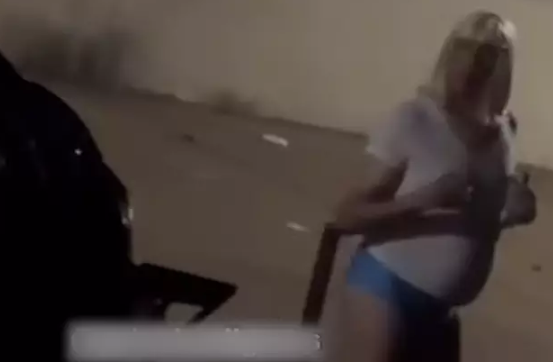 Quem é o pastor evangélico flagrado de shortinho e peruca loira em Goiânia?