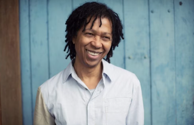 Djavan anuncia novo álbum e turnê comemorativa pelos 50 anos de carreira