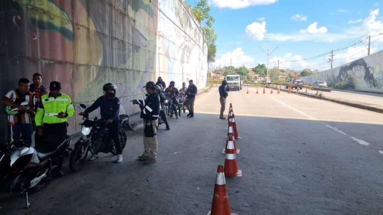 Fiscalização da Prefeitura de Manaus autua 62 veículos nas zonas Norte e Leste da cidade
