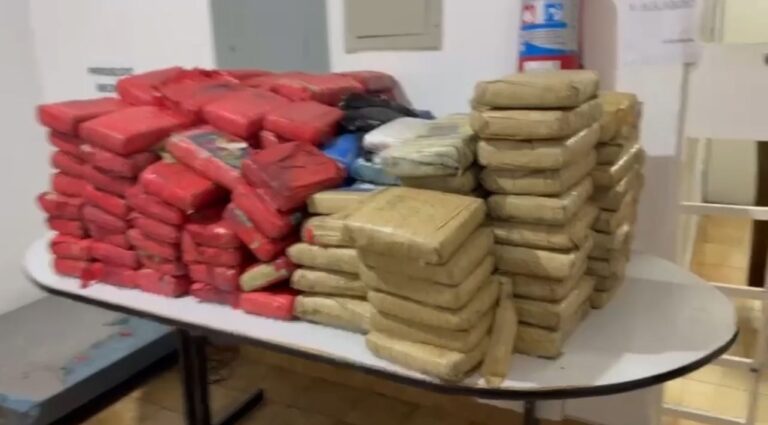 Dupla é presa em Manaus ao tentar enviar 250 kg de maconha para o Pará