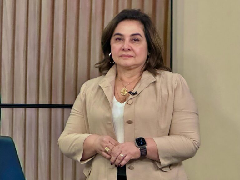Maria do Carmo cita falta de inovações significativas e mentalidade “pobre” de ex-gestores para o Amazonas