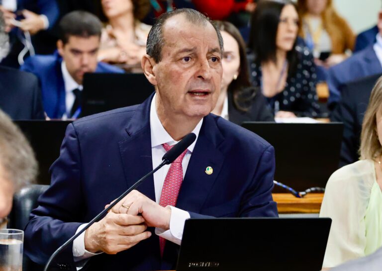 “Seja de qual governo for, vai ter que ser punido”, diz Omar Aziz sobre CPMI que investigará fraudes no INSS