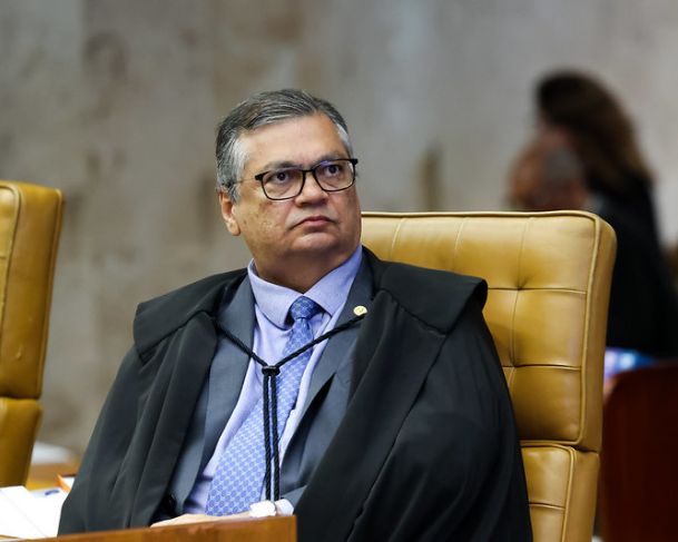 Flávio Dino diz que não é atribuição da embaixa dos EUA monitorar ministros do STF