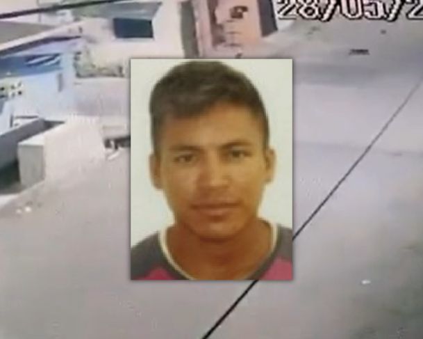 Foragido por esfaquear cadela grávida