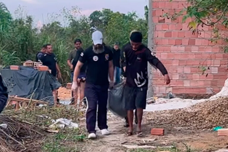 Corpo de homem foi encontrado em área de mata com marcas de tortura (Foto: Reprodução)