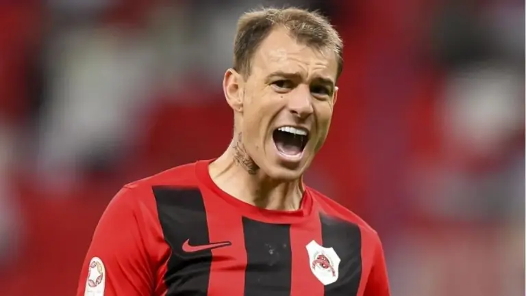 Róger Guedes em ação pelo Al Rayyan, do Catar (Foto: Divulgação)