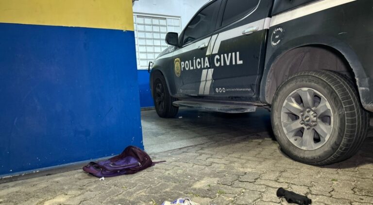Criminoso é preso ao tentar furtar objetos de viatura da polícia em frente à delegacia em Manaus