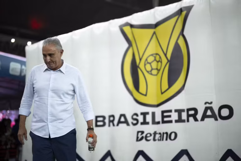 Tite (Foto: Jorge Rodrigues/AGIF)
