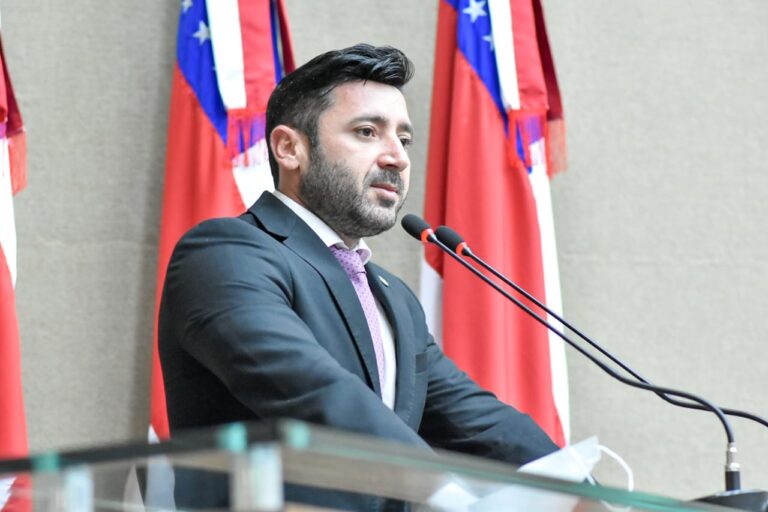 Carlinhos Bessa mescla defesa de causas sociais com iniciativas pouco expressivas