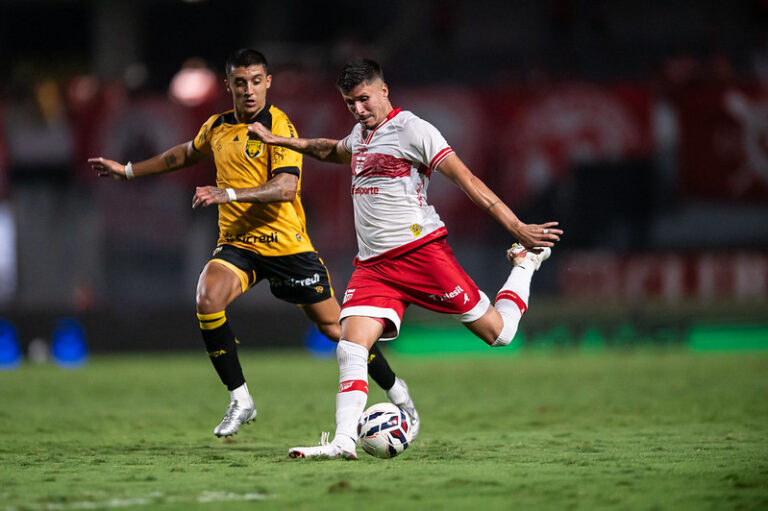 CRB vence o Amazoans por 2 a 0 na Série B (Foto: Francisco Cedrim)