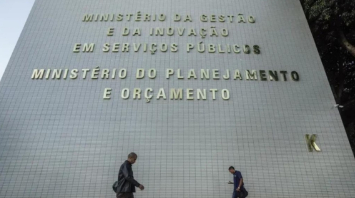 Governo Federal extingue 44 mil cargos públicos considerados "obsoletos"
