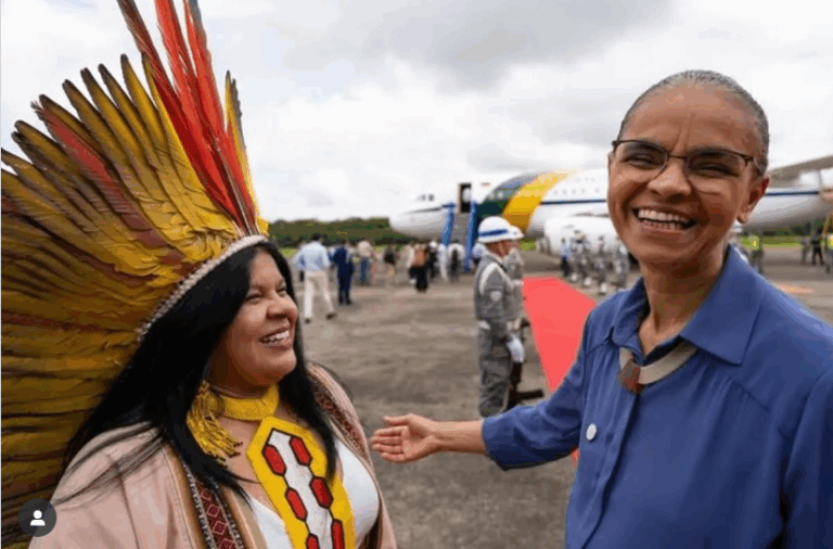 “Mais do que merecida”: Sonia Guajajara celebra reconhecimento da Forbes a Marina Silva