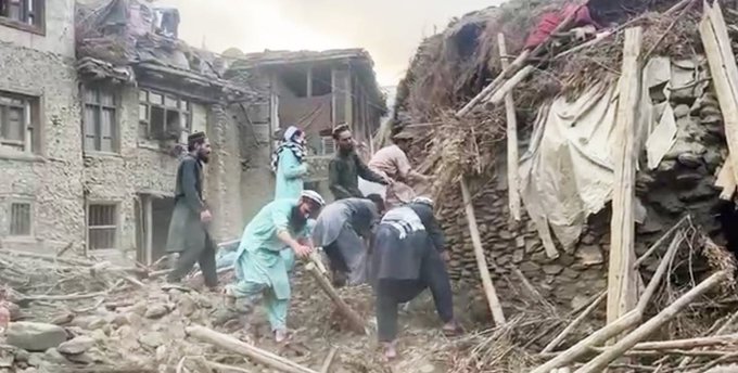 Número de mortos em terremotos no Afeganistão ultrapassa 2.200 e deixa quase 4 mil feridos