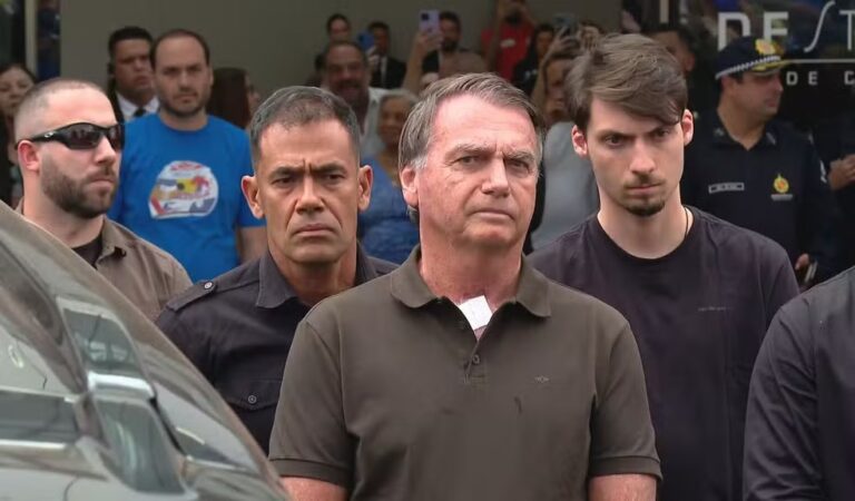 Boletim aponta que Jair Bolsonaro tem quadro de anemia por deficiência de ferro