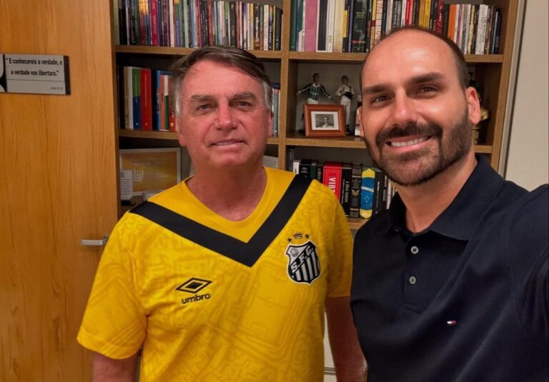 Jair Bolsonaro e Eduardo Bolsonaro