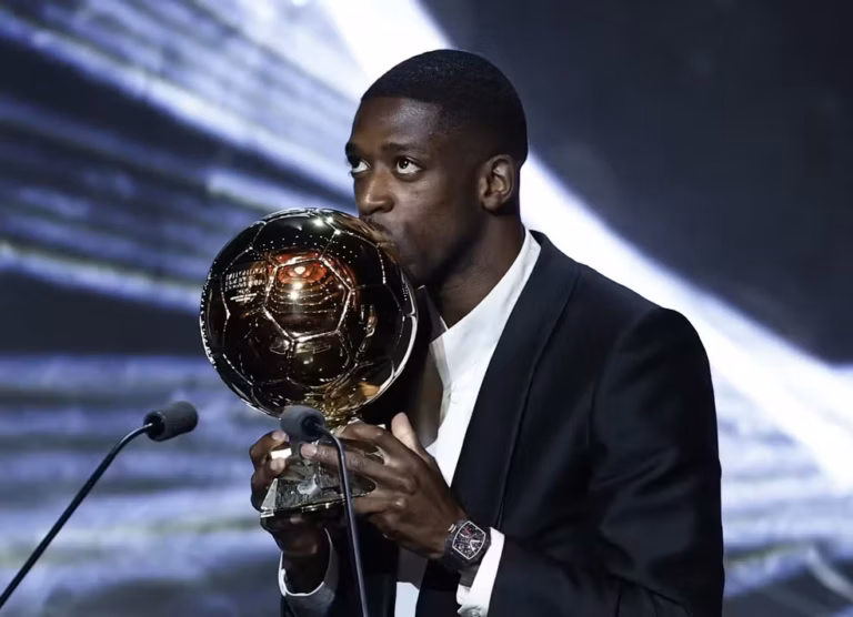 Ousmane Dembélé conquista a Bola de Ouro (Foto: Reuters)