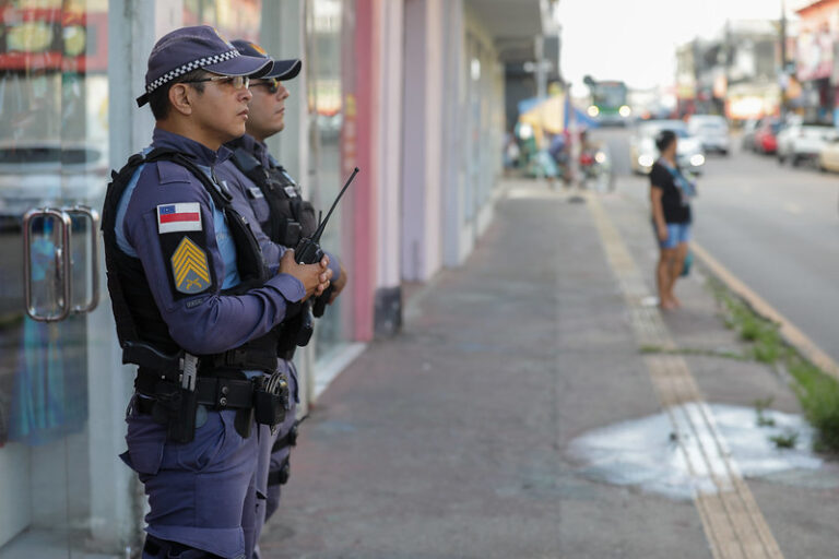 Foragido que ameaçava familiares e destruía objetos em casa é preso em Manaus