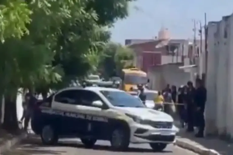 Vídeo mostra ataque a tiros que deixou dois mortos em escola de Sobral, no Ceará