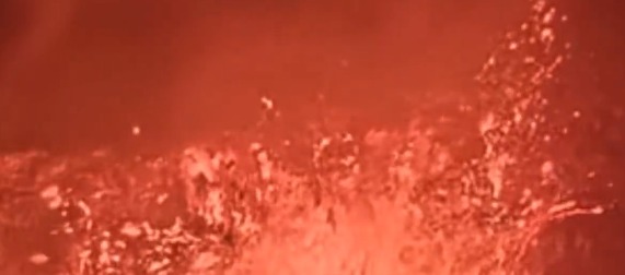 VÍDEO IMPRESSIONANTE! Erupção de vulcão expele lava no Havaí