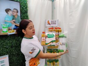 Empresa Galo da Serra produz, saborisa e envasa farinha seca
