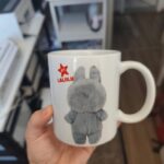 caneca-lulala-costas-768×1024