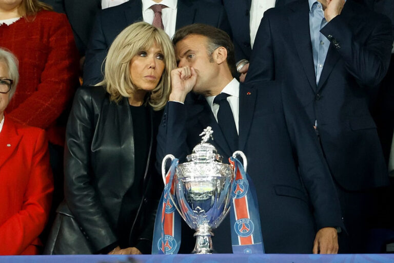 Presidente da França vai apresentar laudos para provar que sua esposa é mulher: Entenda