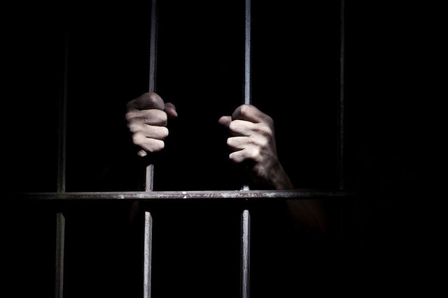 Proposta quer proibir homenagens a condenados por crimes contra crianças e idosos em Manaus
