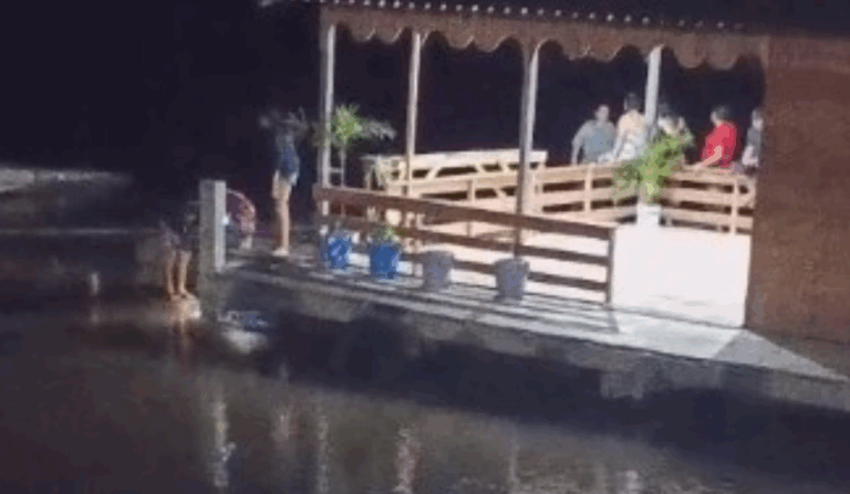 Criança de 4 anos desaparece após cair de flutuante em Iranduba