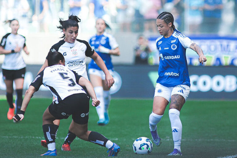 Em Belo Horizonte, Cruzeiro e Corinthians empataram, na primeira final do Brasileirão Feminino (Foto: Gustavo Martins/Cruzeiro)