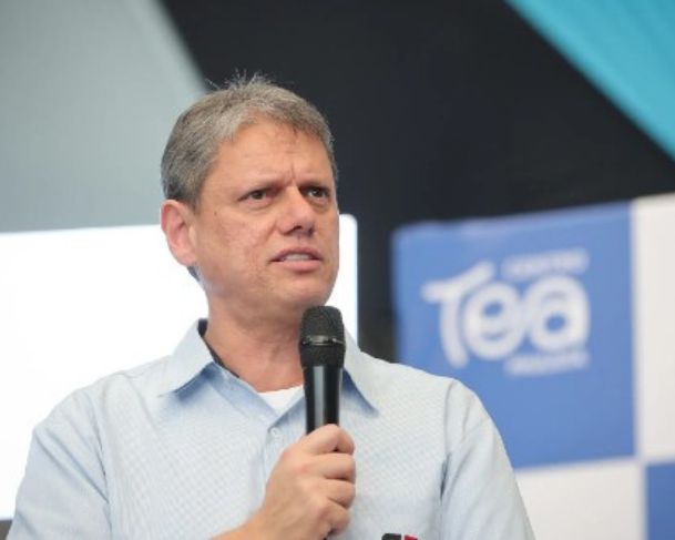 Tarcísio de Freitas diz que não vai disputar a presidência nas eleições de 2026