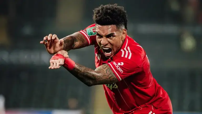 Igor Jesus fez dois gols na partida pelo Nottingham Forest (Foto: Divulgação/pelo Nottingham Forest)