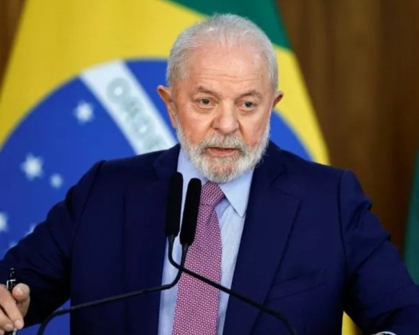 “Ele pode se defender como eu não pude”, dispara Lula sobre julgamento de Bolsonaro