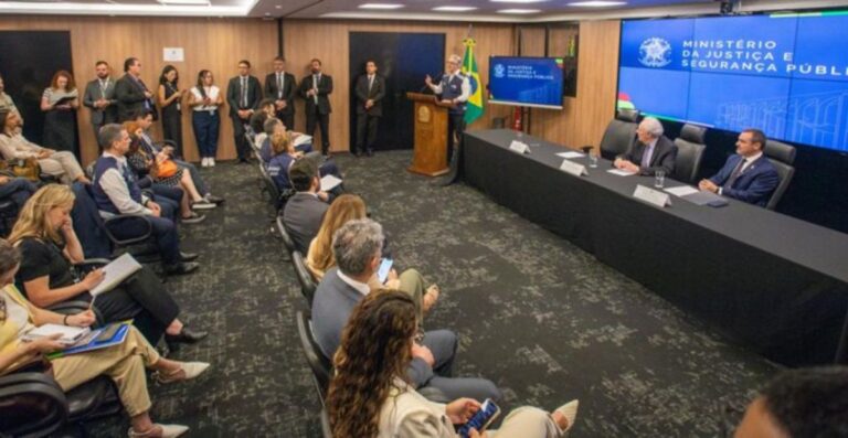Ministério da Saúde determina notificação imediata de casos de intoxicação por metanol Ministério da Saúde determina notificação imediata de casos de intoxicação por metanol