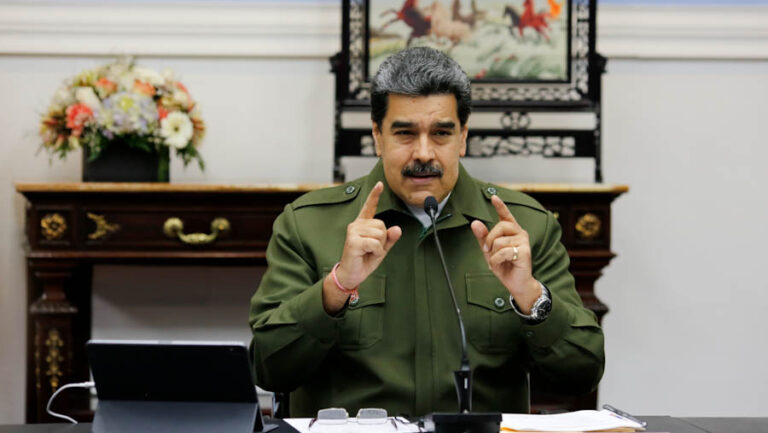 Maduro volta a antecipar Natal na Venezuela para outubro, em meio a tensões com EUA