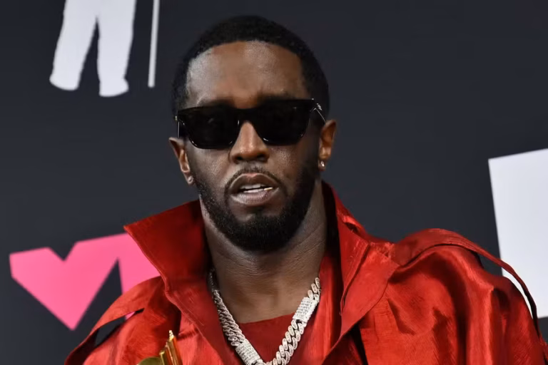 Rapper Sean “Diddy” Combs é transferido para prisão federal em Nova Jersey para cumprir pena Rapper Sean “Diddy” Combs é transferido para prisão federal em Nova Jersey para cumprir pena