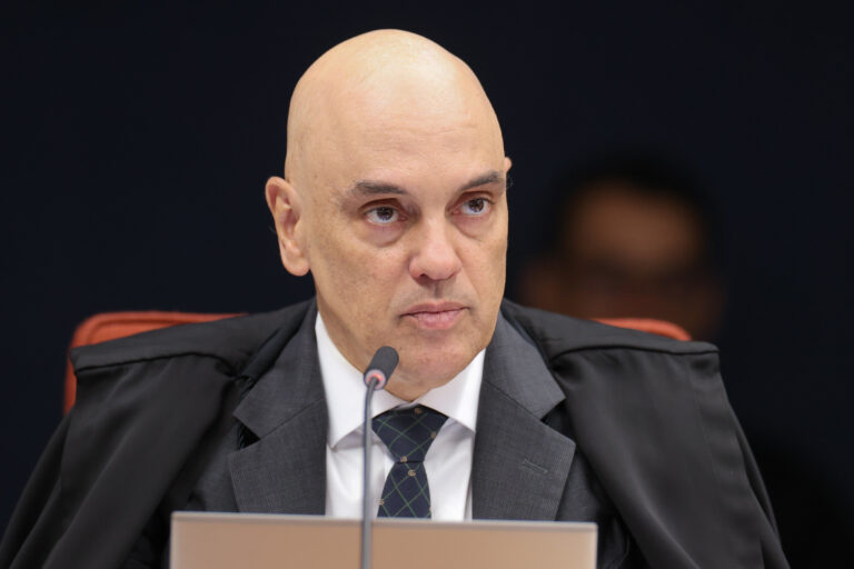 STF determina intimação de jornalista nos EUA em inquérito sobre tarifaço STF determina intimação de jornalista nos EUA em inquérito sobre tarifaço