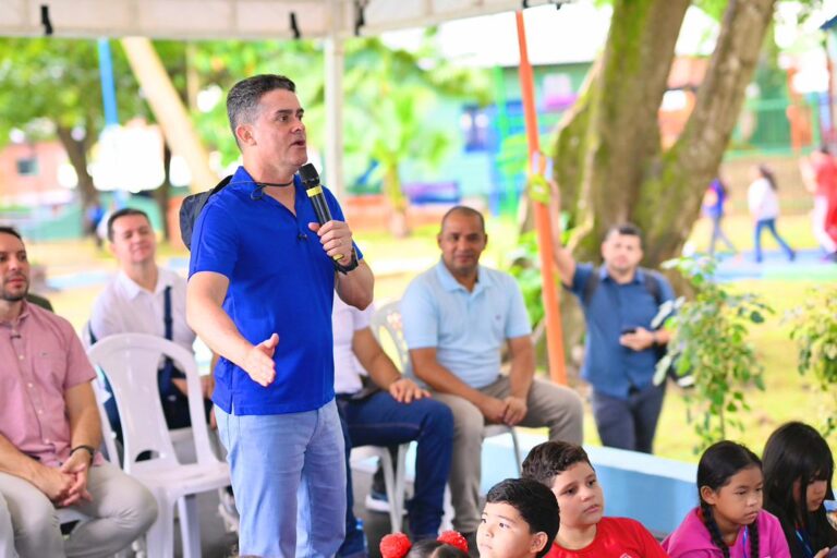 Manaus terá novas escolas de alvenaria climatizadas na zona rural até março, anuncia David Almeida Manaus terá novas escolas de alvenaria climatizadas na zona rural até março, anuncia David Almeida