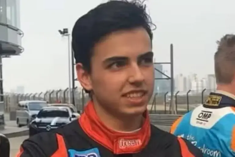 Ex-promessa da Fórmula 1 confessa ter matado o próprio pai na Espanha Ex-promessa da Fórmula 1 confessa ter matado o próprio pai na Espanha