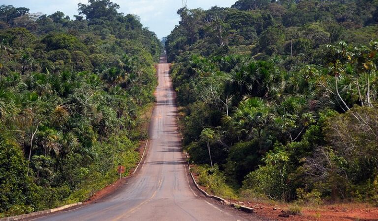 Deputado propõe placas nas entradas das cidades com endereço de hospital no Amazonas Deputado propõe placas nas entradas das cidades com endereço de hospital no Amazonas