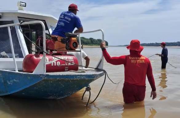 Corpo de jovem é encontrado após se afogar em praia no Amazonas Corpo de jovem é encontrado após se afogar em praia no Amazonas